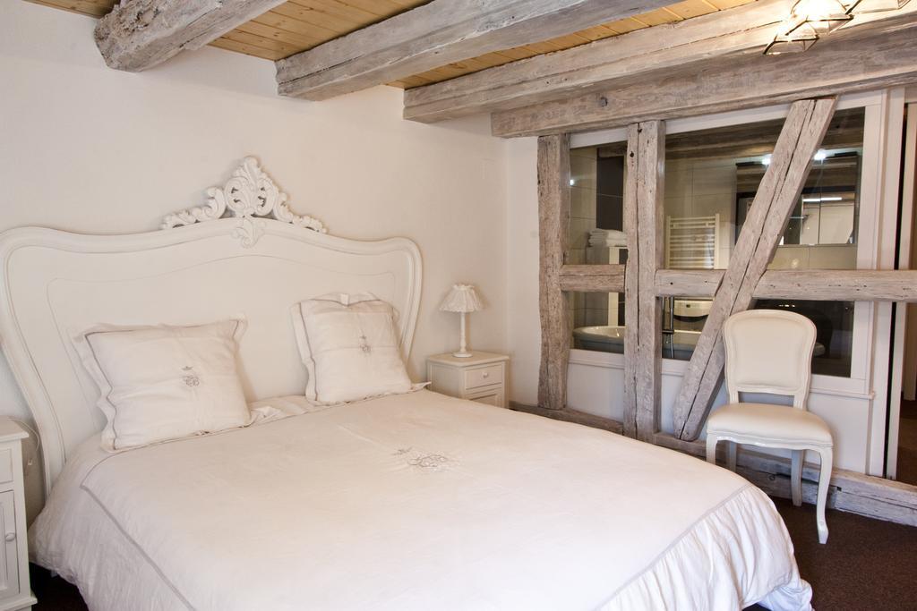 Chambre Le Hupsa Pfannala 상띠뽈리뜨 객실 사진