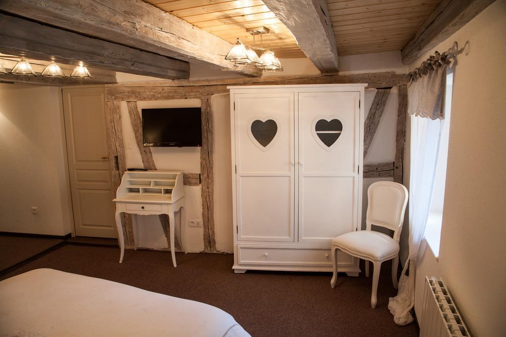 Chambre Le Hupsa Pfannala 상띠뽈리뜨 객실 사진